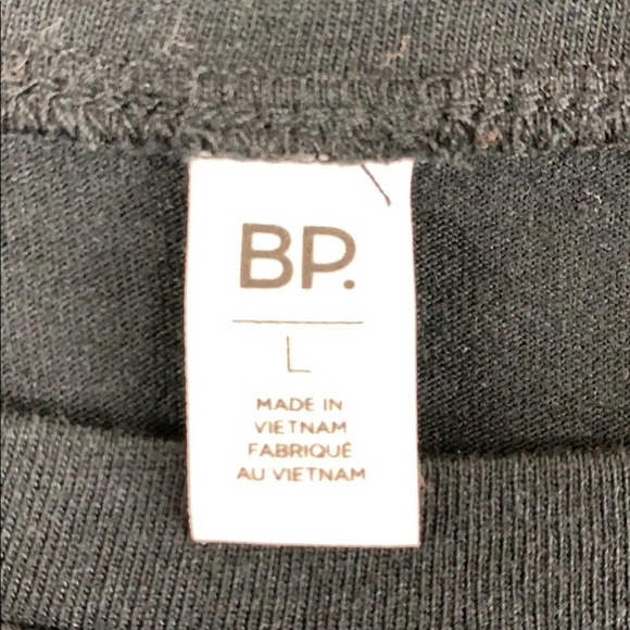 BP Crewneck Knotted Tee Size Large. - Picture 5 of 6